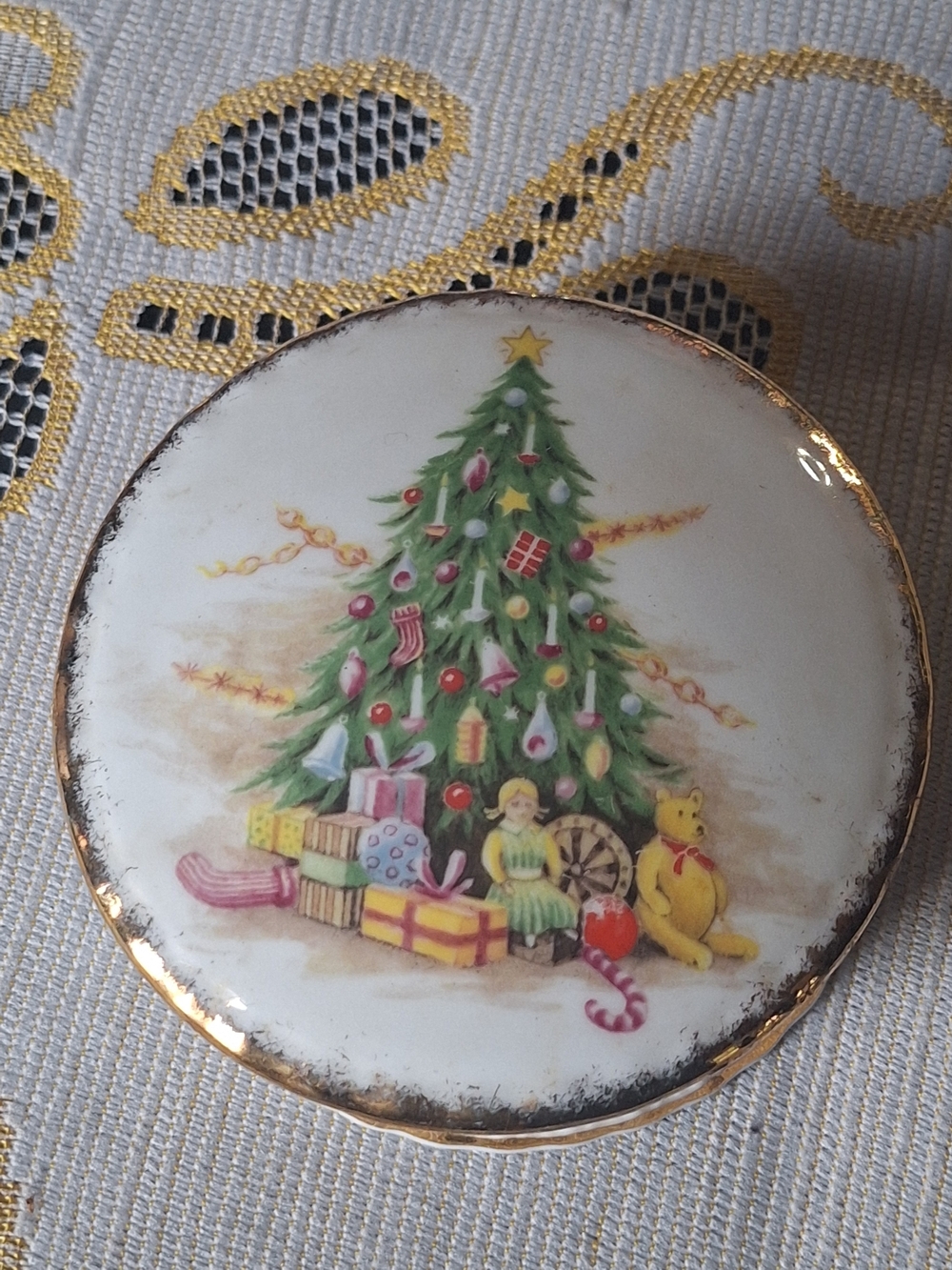 Royal Albert Porcelain Christmas Magic Gold Trim Trinket Box